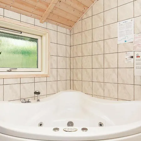 Three-bedroom In Hojslev 4 * Bostrup