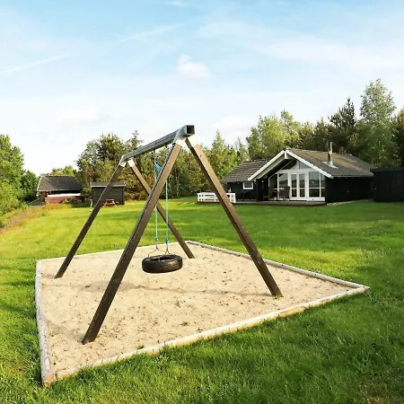 Three-bedroom In Hojslev 4 * Bostrup