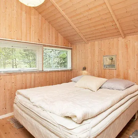 Holiday home Three-bedroom In Hojslev 4 *