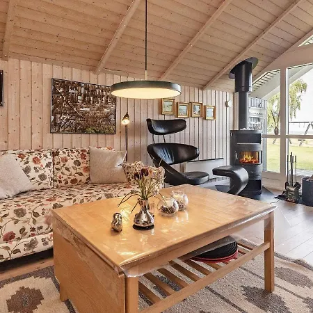 Three-bedroom In Hojslev 4 * Bostrup