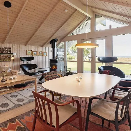 Holiday home Three-bedroom In Hojslev 4