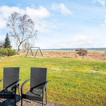 Three-bedroom In Hojslev 4 *